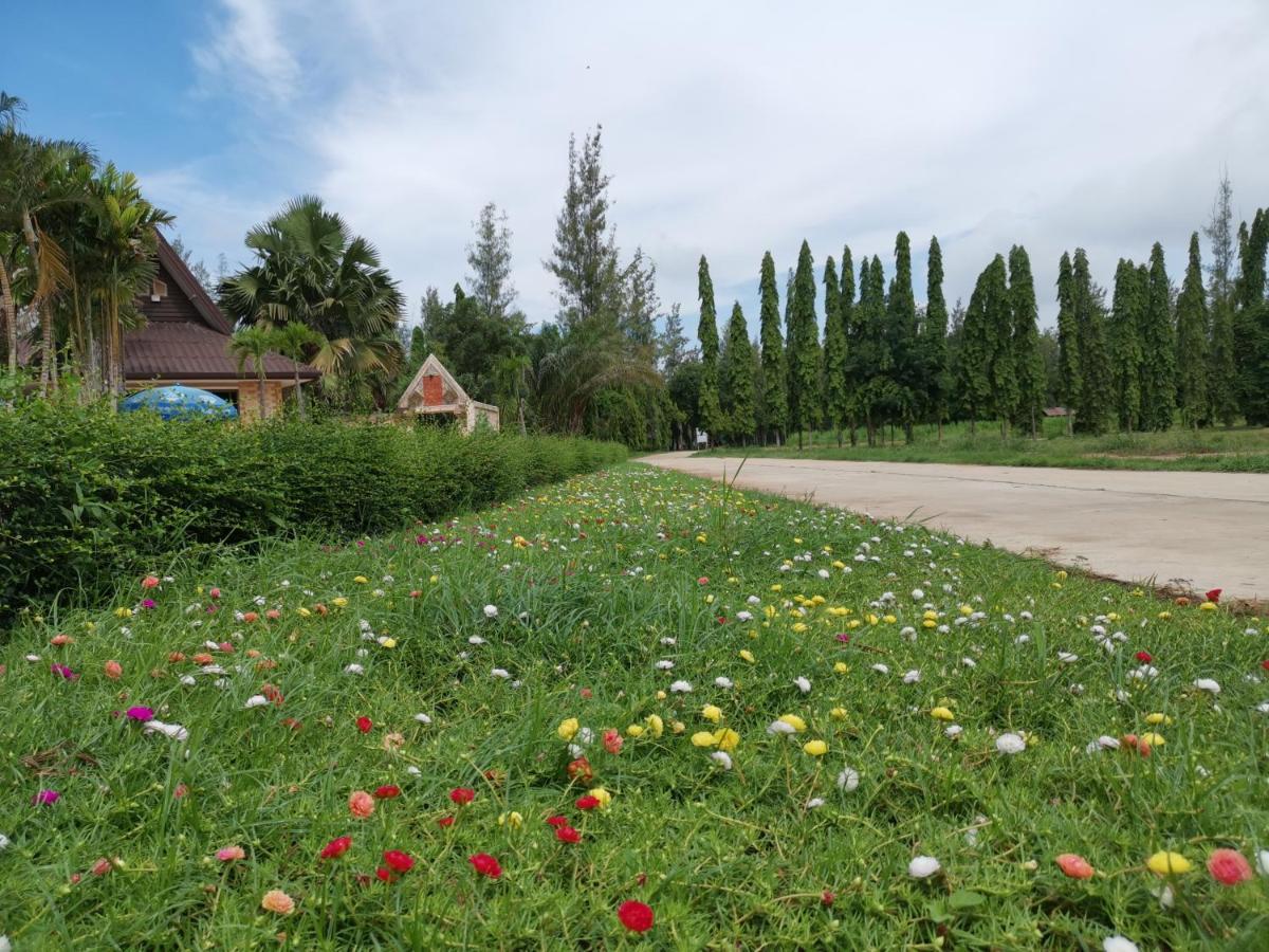 Rs Phong Riverside Resort Khon Kaen Bagian luar foto