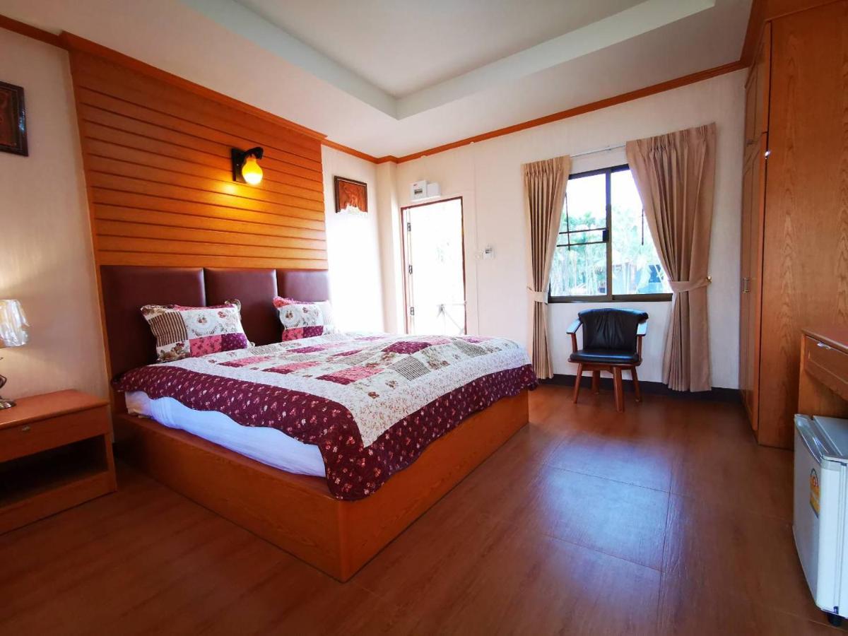 Rs Phong Riverside Resort Khon Kaen Bagian luar foto