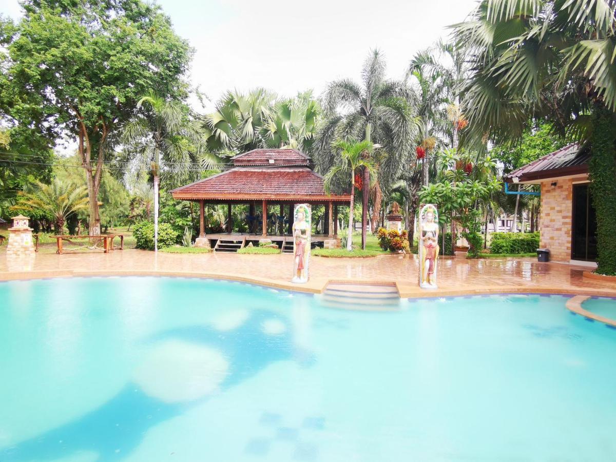 Rs Phong Riverside Resort Khon Kaen Bagian luar foto