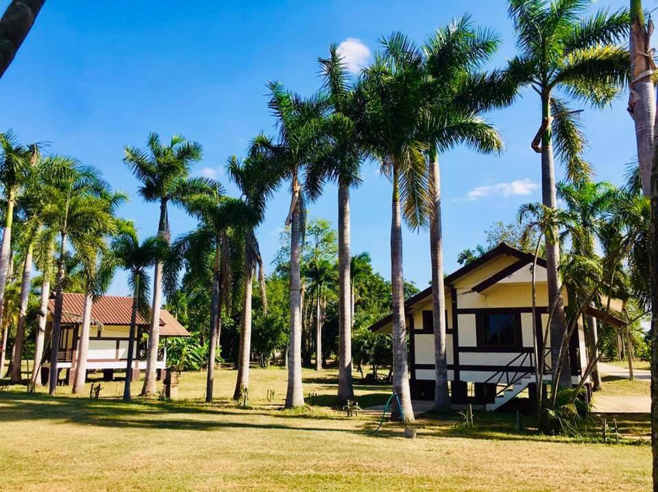 Rs Phong Riverside Resort Khon Kaen Bagian luar foto