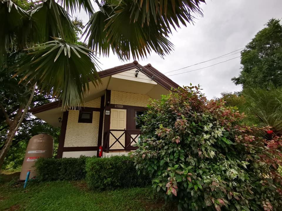 Rs Phong Riverside Resort Khon Kaen Bagian luar foto