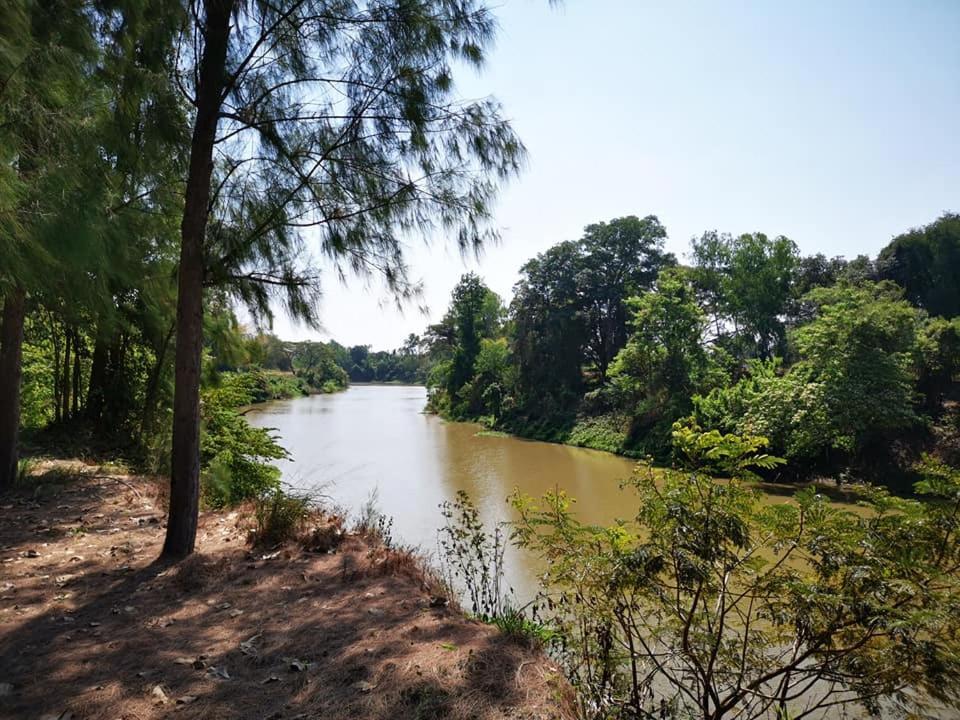 Rs Phong Riverside Resort Khon Kaen Bagian luar foto