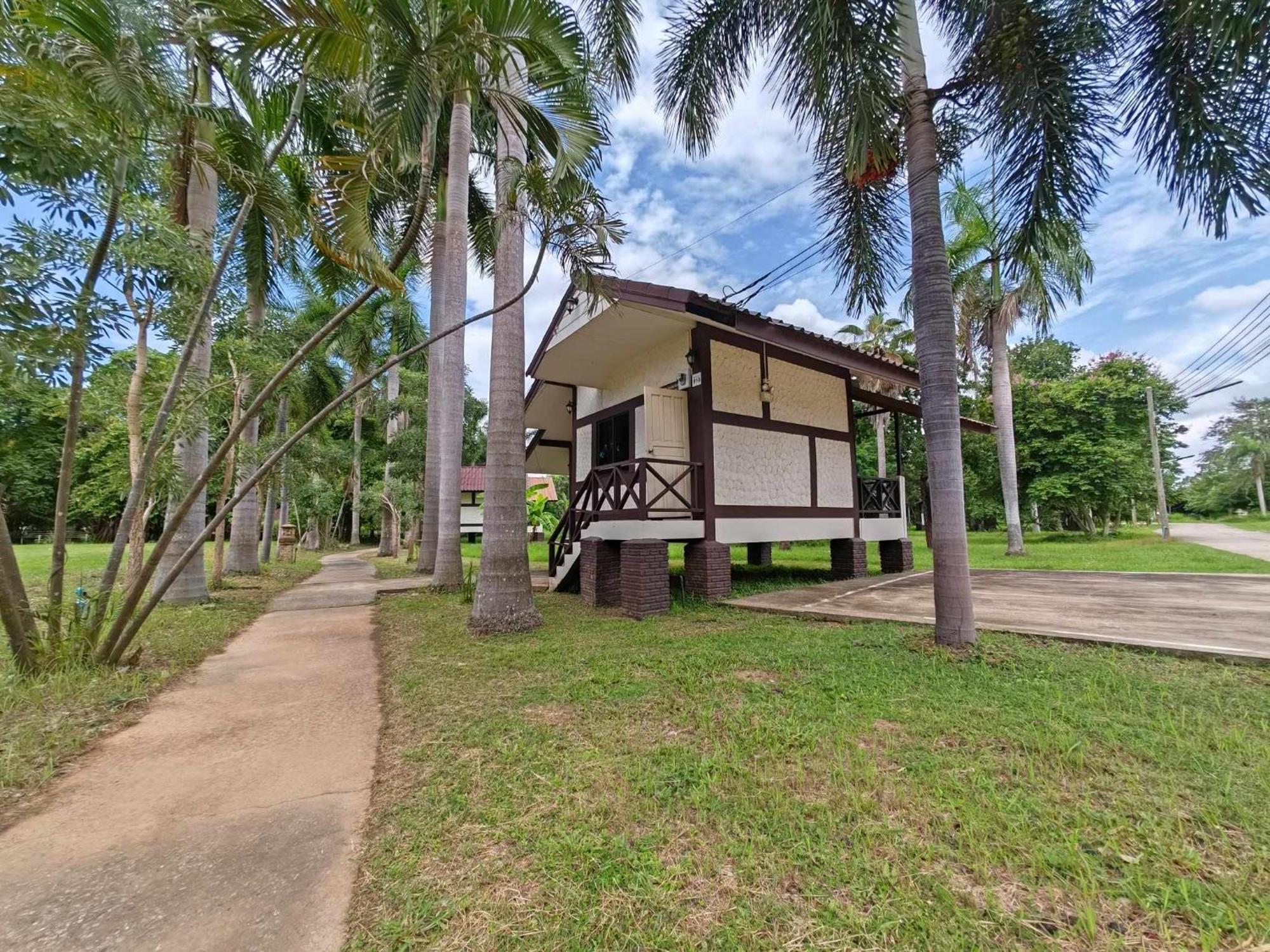 Rs Phong Riverside Resort Khon Kaen Bagian luar foto