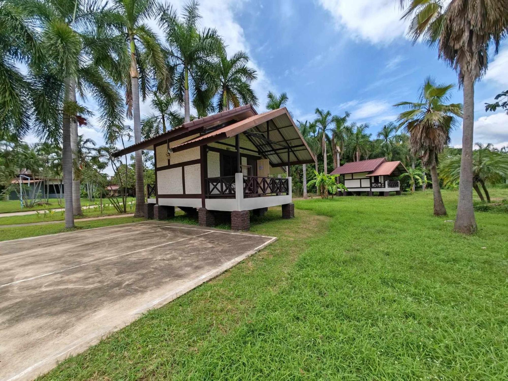 Rs Phong Riverside Resort Khon Kaen Bagian luar foto