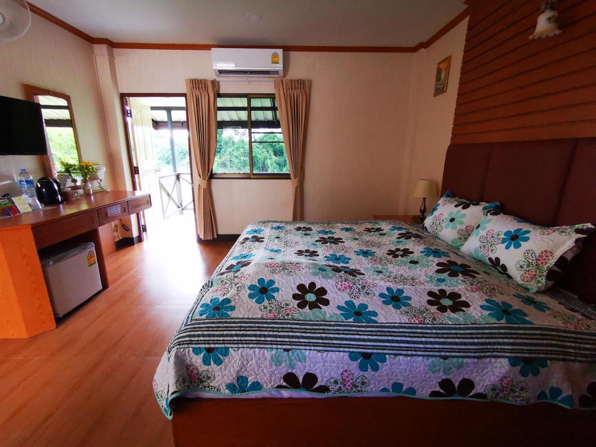 Rs Phong Riverside Resort Khon Kaen Bagian luar foto